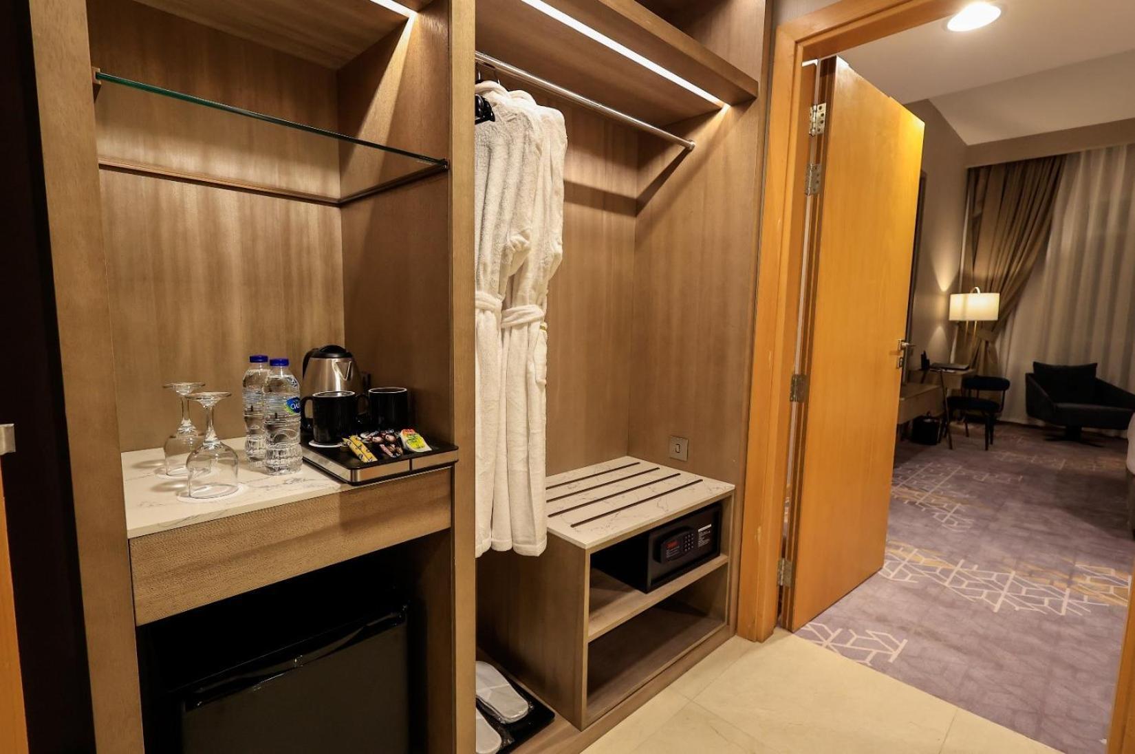 Best Western Premier M Four Hotel Dubai Exterior foto